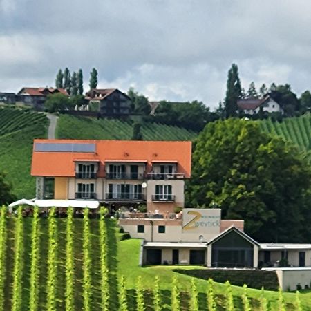Zweytick Gaestezimmer Weingut Ratsch an der Weinstrasse Exterior photo