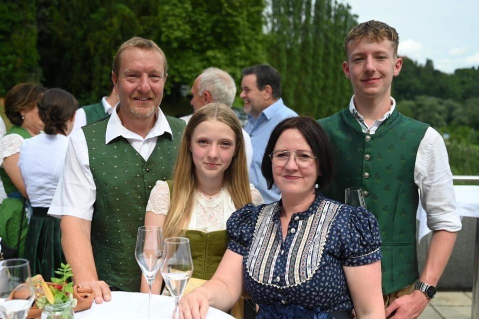 Zweytick Gaestezimmer Weingut Ratsch an der Weinstrasse Exterior photo
