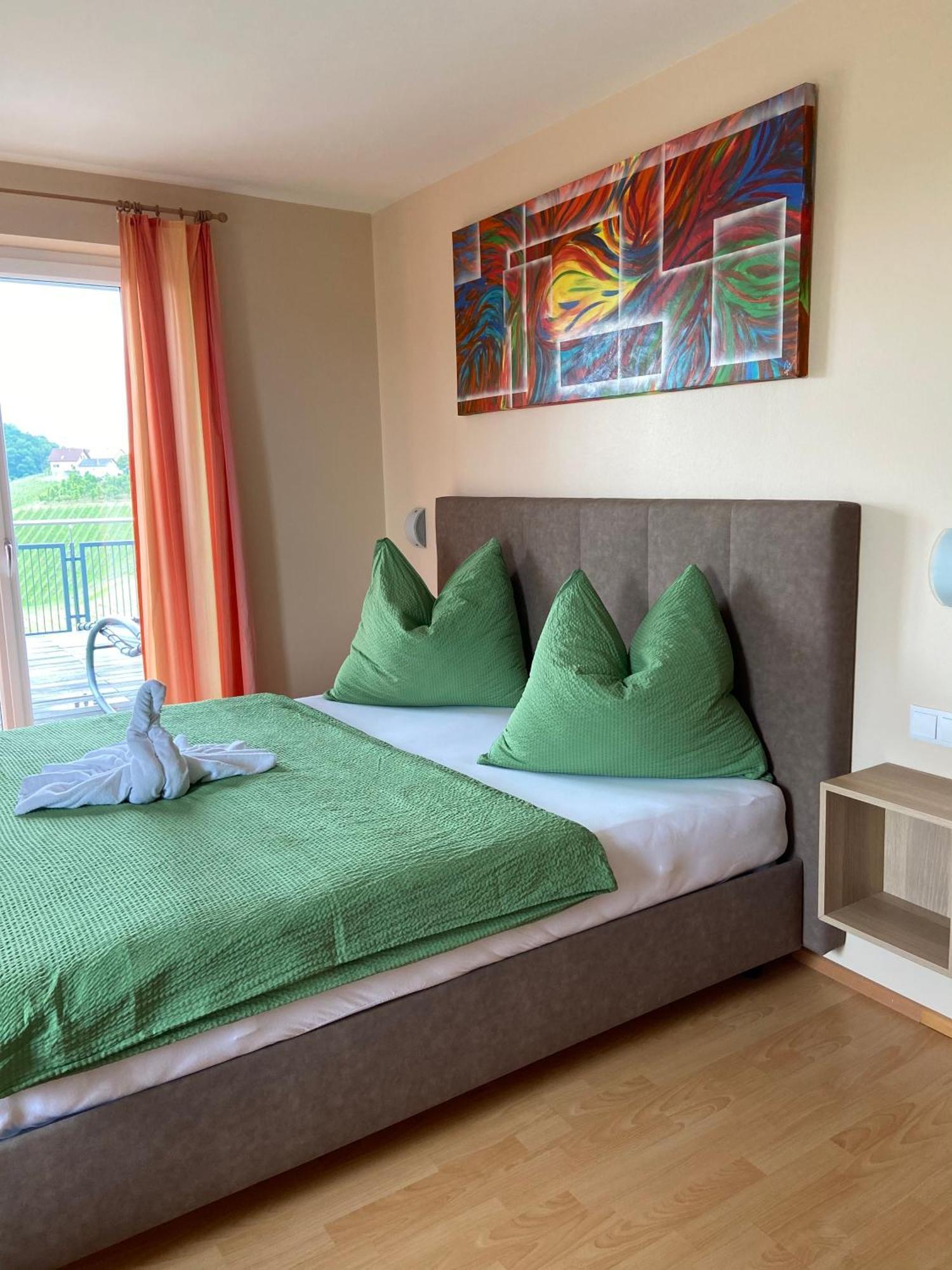 Zweytick Gaestezimmer Weingut Ratsch an der Weinstrasse Exterior photo