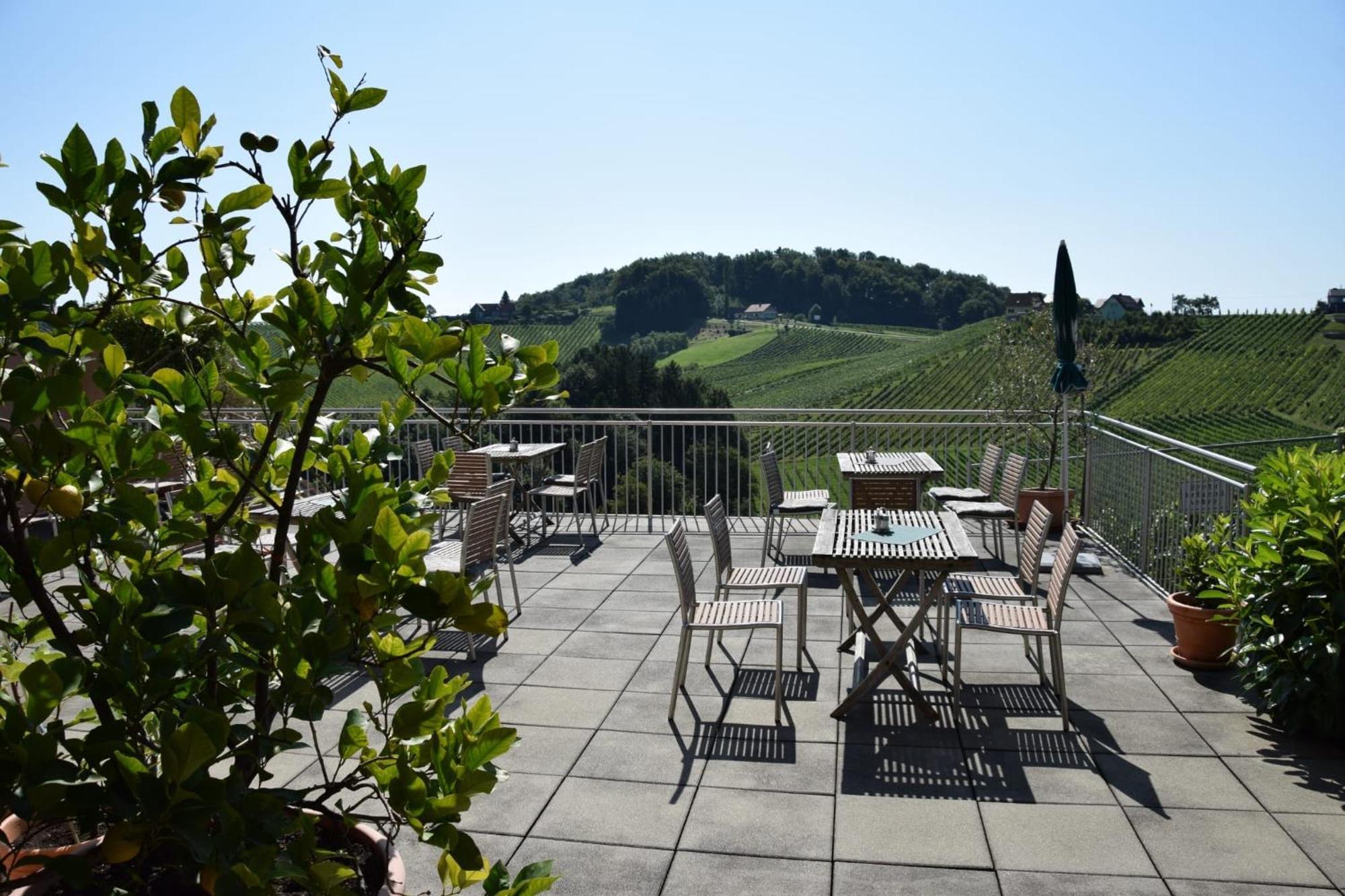 Zweytick Gaestezimmer Weingut Ratsch an der Weinstrasse Exterior photo