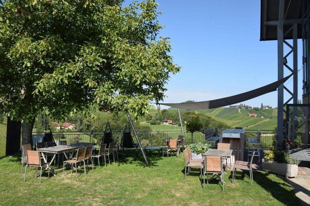 Zweytick Gaestezimmer Weingut Ratsch an der Weinstrasse Exterior photo