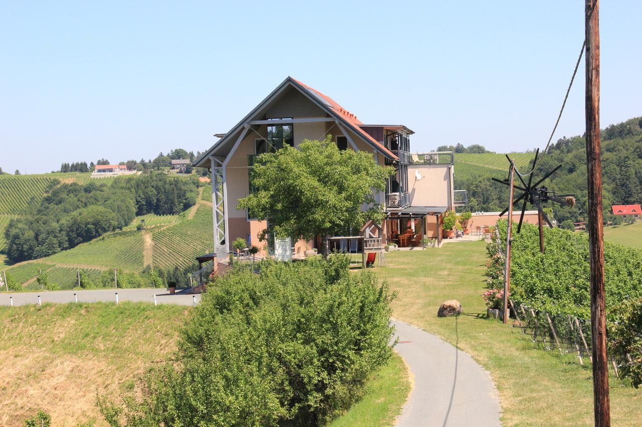 Zweytick Gaestezimmer Weingut Ratsch an der Weinstrasse Exterior photo